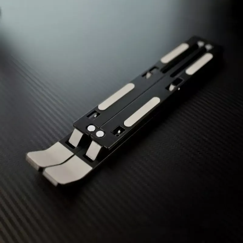 Podstawka pod laptopa SAVIO PB-05 z regulowaną wysokością przenośna — SAVIO PB-05