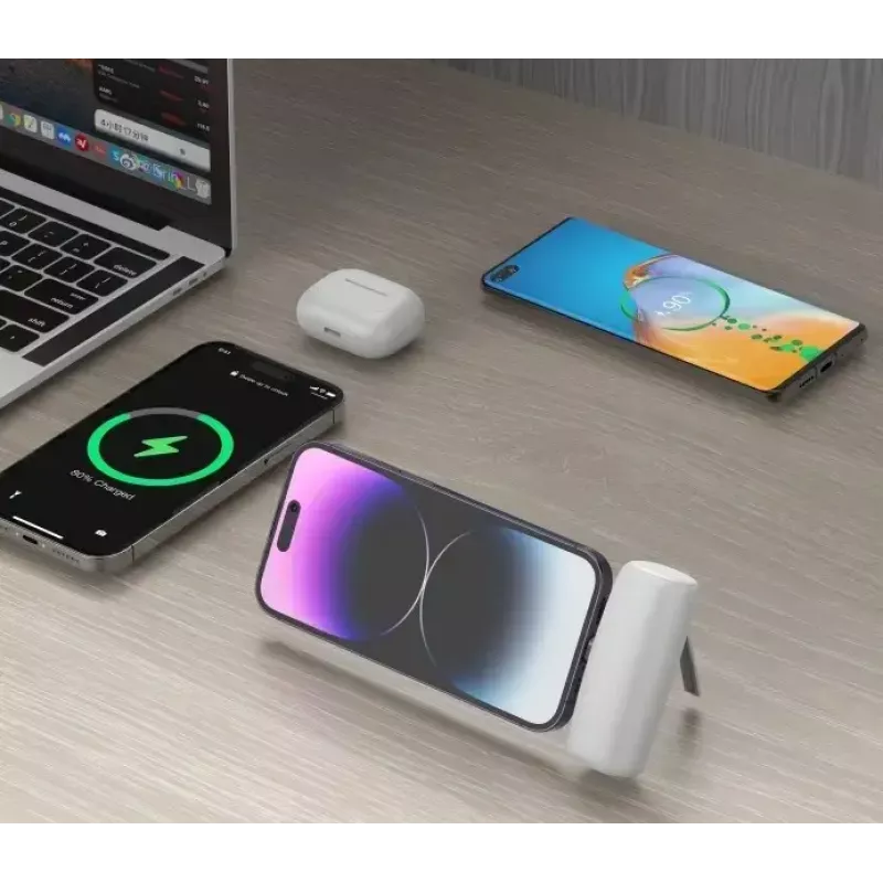 Przenośny Powerbank P5 PLUG-IN 5000mAh