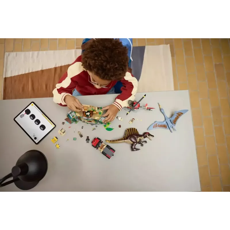 LEGO Jurassic World Air Mission with Quetzalcoatlus and Spinosaurus 76976 — 984 elementy, 4 minifigurki, wiek 8+