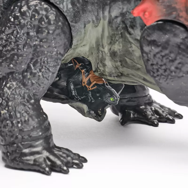 11-calowa zabawka smok Spin Master — Świat Berk: czerwony Death Chomping Rampage z ekskluzywną figurką Toothlessa, wiek 4+