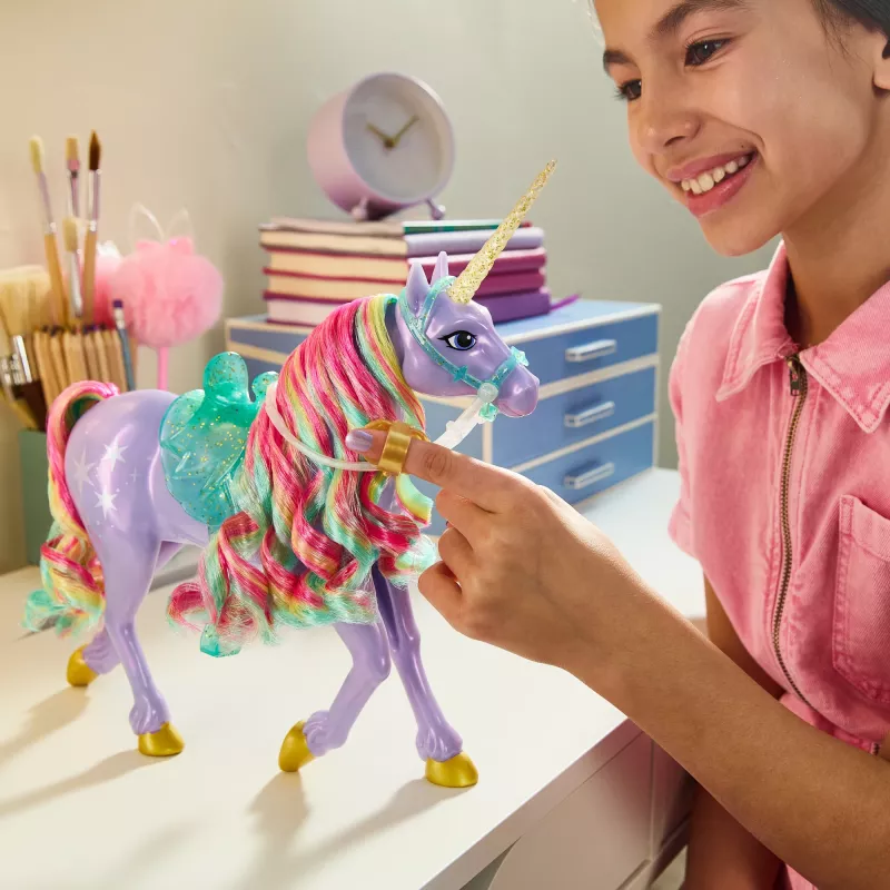 Spin Master Unicorn Academy Wildstar figurka jednorożca 11 cali z przezroczystym siodłem i uzdą, wielokolorowa, plastikowa, dla dzieci od 4 lat