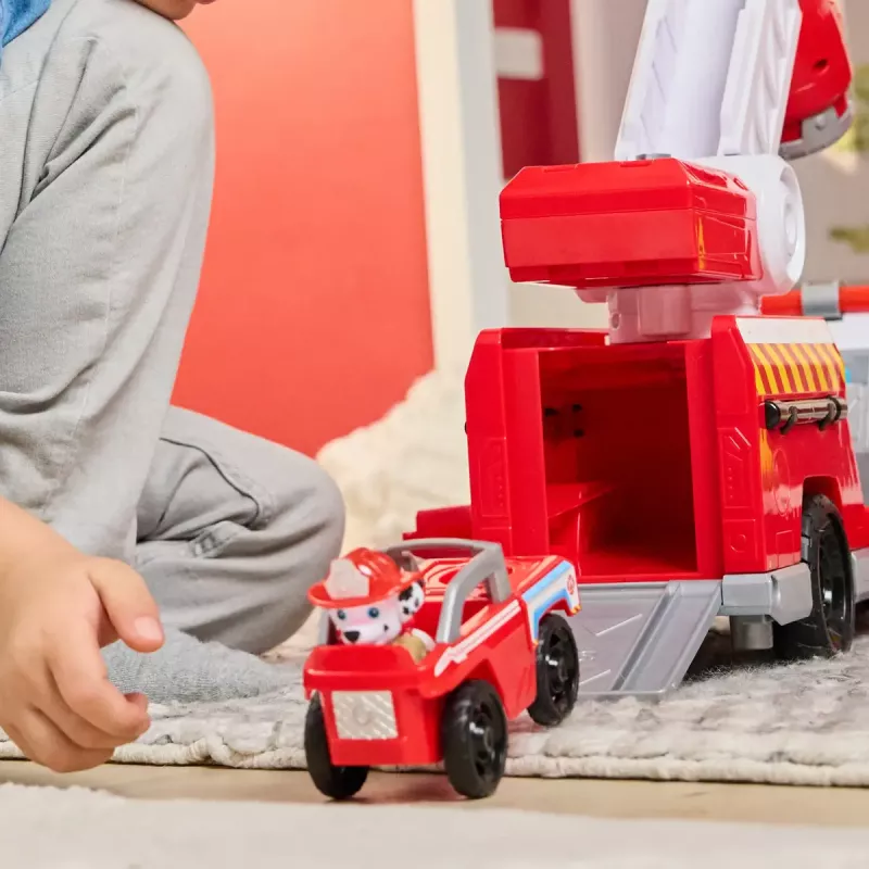 Wóz strażacki PAW Patrol Rapid Reload Fire Truck z figurką Marshalla (uszkodzone opakowanie)