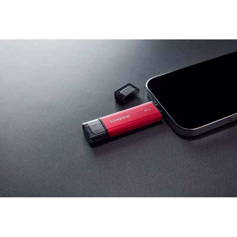 Zewnętrzny dysk SSD Kingston 2 TB ze złączem Dual USB-A/USB-C, USB 3.2 Gen 2, odczyt 1050 MB/s, zapis 950 MB/s, czarno-czerwony