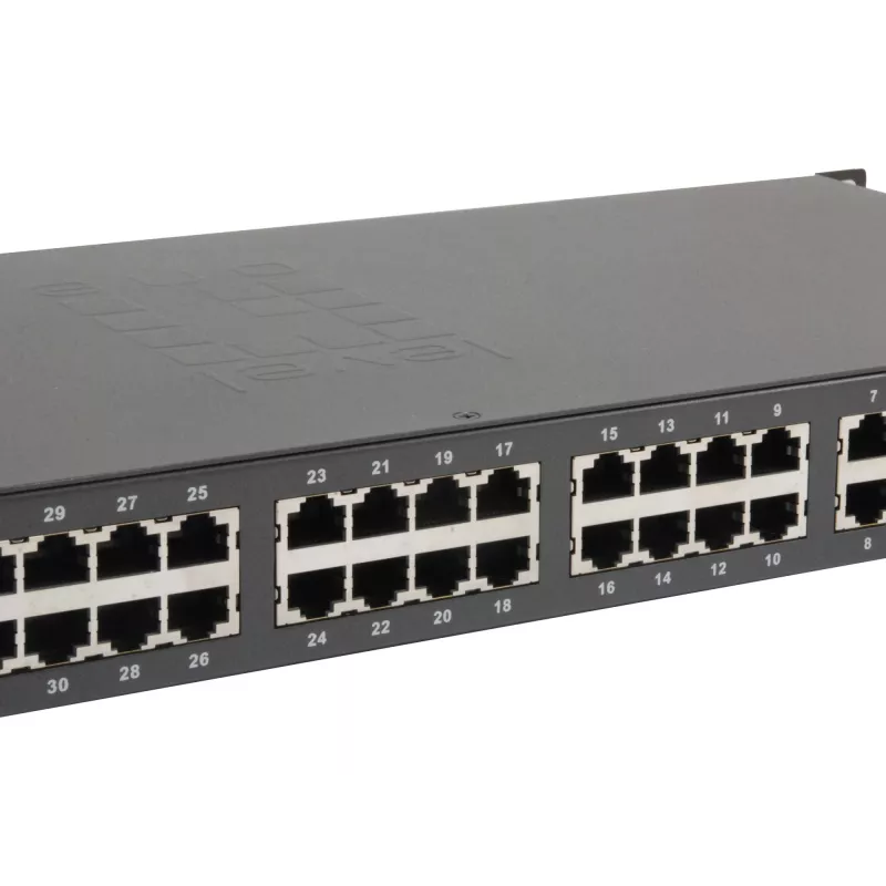 LevelOne 34-portowy przełącznik Fast Ethernet PoE, 802.3at/af PoE, 32 wyjścia PoE, 2 x Gigabit RJ45, 630 W