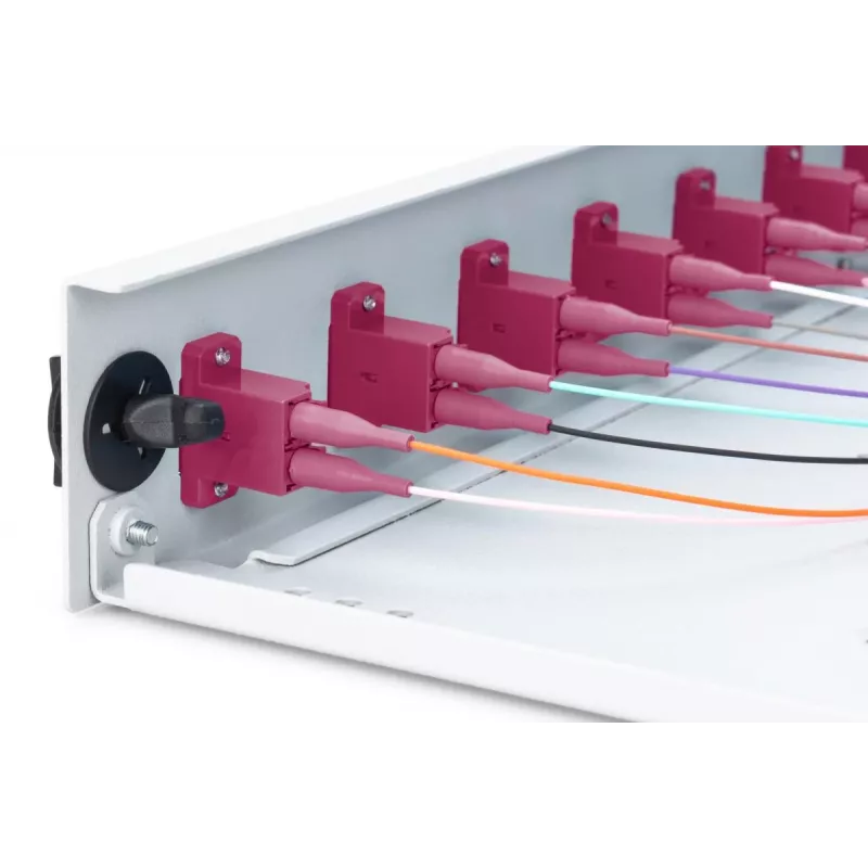 Światłowodowy panel połączeniowy wysuwany DIGITUS, 1U, wyposażony 12x LC duplex, w zestawie śruba M 25, kaseta splicerska, kolorowe pigtaile OM4, adapter