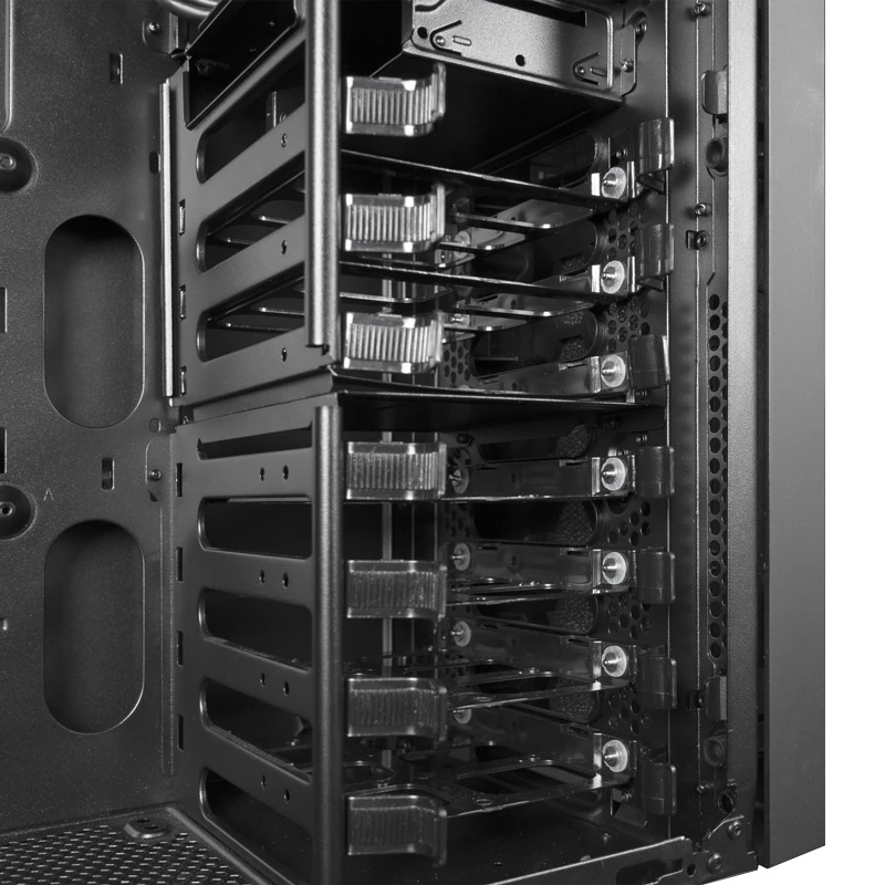 Obudowa PC CHIEFTEC CW-01B-OP Tower Czarna — SPCC, 7×3,5 cala zatok, 7×2,5 cala zatok, 3×5,25 cala zatok, GPU do 410 mm