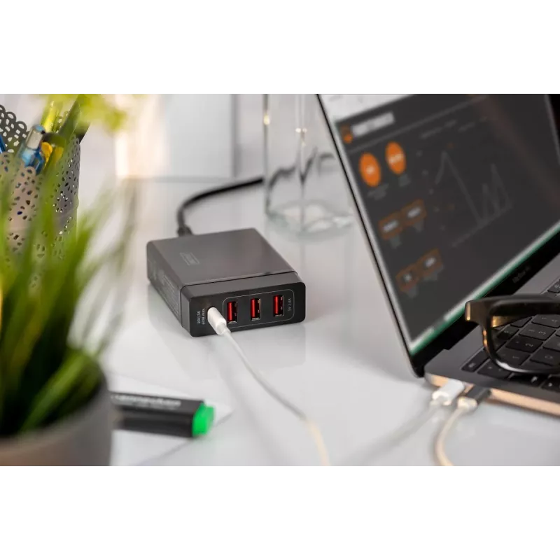 DIGITUS 4-portowa ładowarka USB, 72 W 1x USB-C (PD) 5,9,15,20 V/3 A, 3x USB-A 5 V/2,4 A, czarna