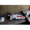 LEGO Star Wars Republic Venator Class Attack Cruiser 75367 — zestaw konstrukcyjny, 5374 szt., 320 × 1090 × 540 mm, 2 minifigurki, wiek 18+