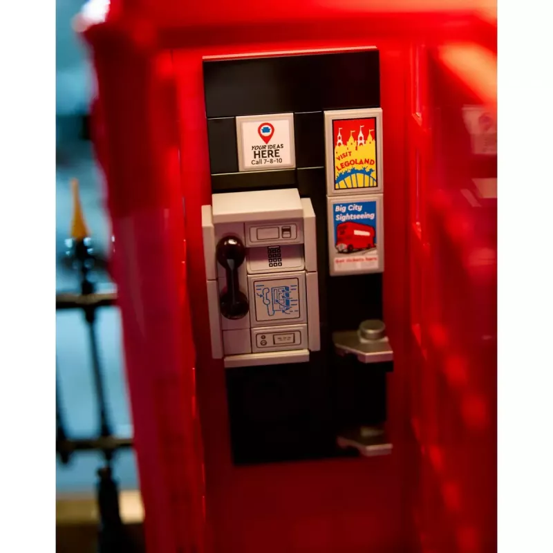 Klocki konstrukcyjne LEGO Czerwona londyńska budka telefoniczna 21347 – modułowy zestaw kolekcjonerski, 1460 elementów, 18+