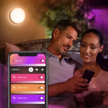 Zewnętrzne oświetlenie ścienne Philips Hue biały and colour ambience Daylo