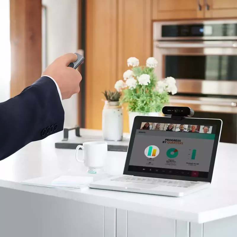 LOGITECH Spotlight Pilot Prezentacyjny - Złoty