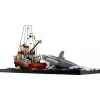 Zestaw klocków konstrukcyjnych LEGO Ideas 21350 Szczęki — 1497 elementów, 3 minifigurki, łódź i kultowy rekin, zalecany wiek 18+