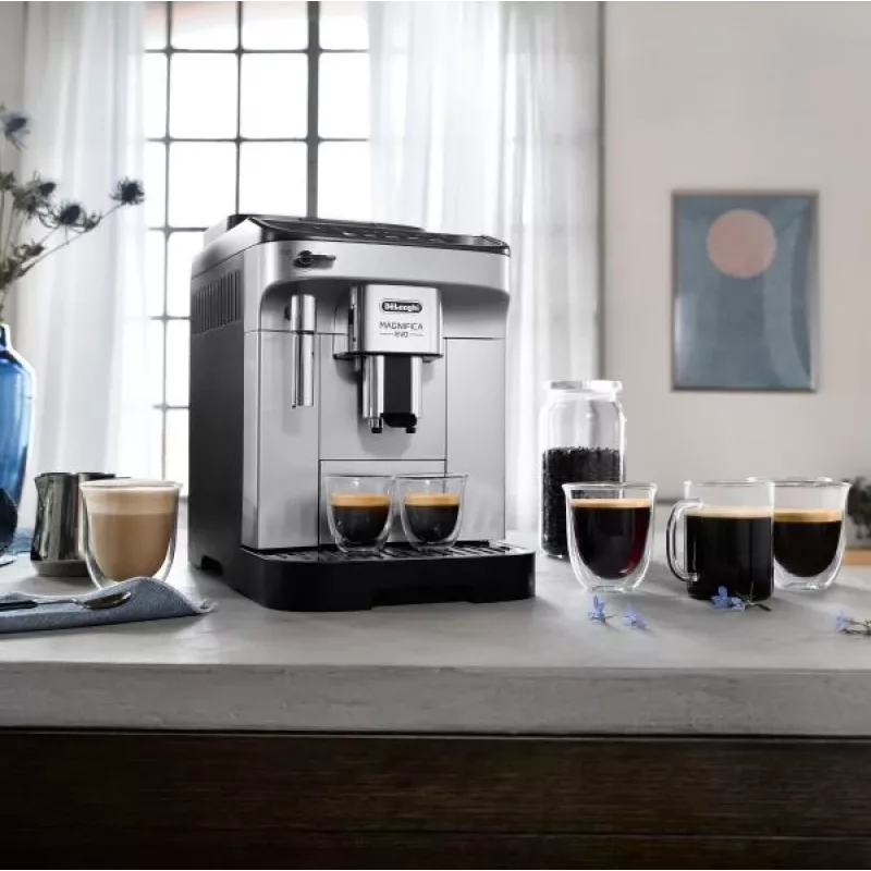 Ekspres ciśnieniowy kombi De’Longhi Magnifica ECAM290.31.SB — zbiornik na wodę 1,8 l, pojemnik na ziarna 250 g, 15 barów, 2 filiżanki