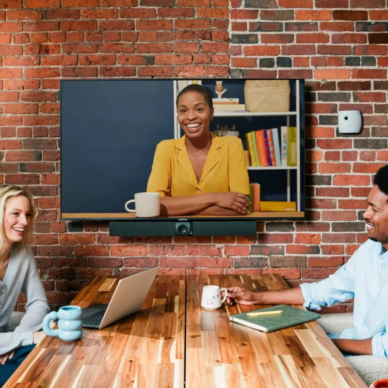 Owl Labs Owl Bar — Urządzenie do wideokonferencji 4K z aktywnym śledzeniem mówcy (dodaj Meeting Owl 3 lub Pro, aby uzyskać zasięg 360° i automatyczne przełączanie kamer)
