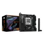Płyta główna GIGABYTE B850I AORUS PRO - procesory AMD Ryzen 9000 Series, 8+2+1 faz cyfrowego VRM, do 8400MHz DDR5 (OC), 1xPCIe 5.0 + 1xPCIe 4.0 M.2, 2.5LAN, WIFI 7, USB 3.2 Gen 2