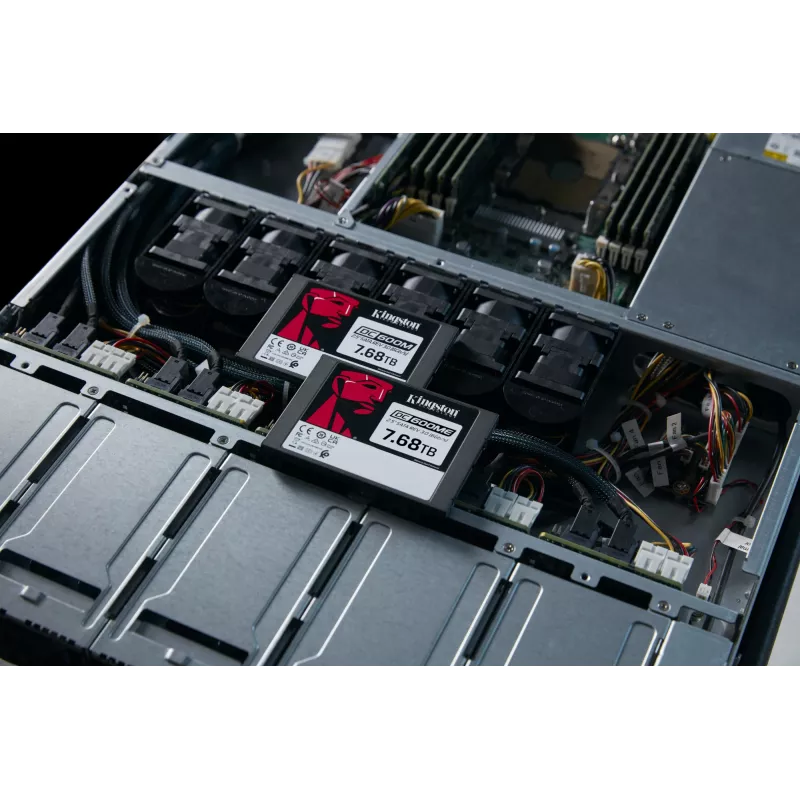 Dysk SSD Kingston Technology 7680G 7,68 TB 2,5 cala SATA SEDC600ME/7680G