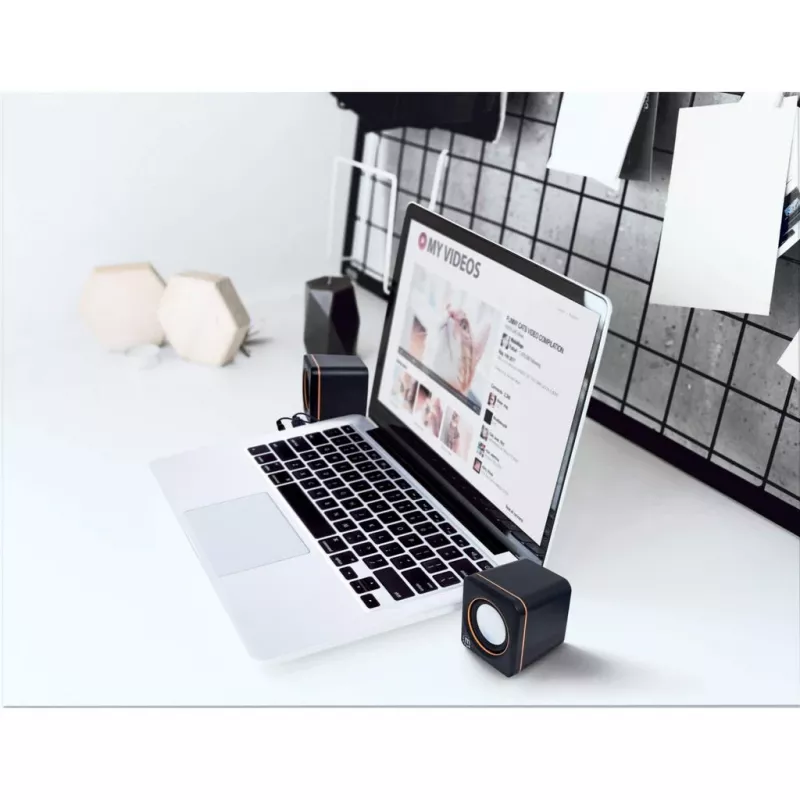 Manhattan 2600 Series Speaker System, Small Size, Big Sound, Two Speakers, Stereo, USB power, Output: 2x 3W, 3.5mm plug for sound, In-Line volume control, kabel 0.9m, Czarny, Three Year Warranty