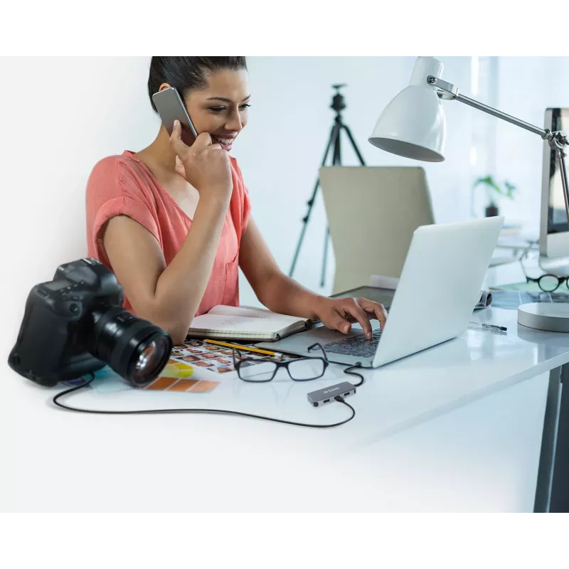 Hub USB-C D-Link 6 w 1 z HDMI/Gigabit Ethernet/Power Delivery