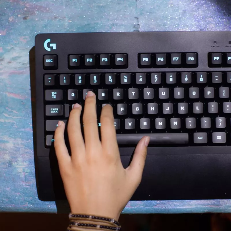 LOGITECH G213 Prodigy Gaming klawiatura USB - Azerty Belgian