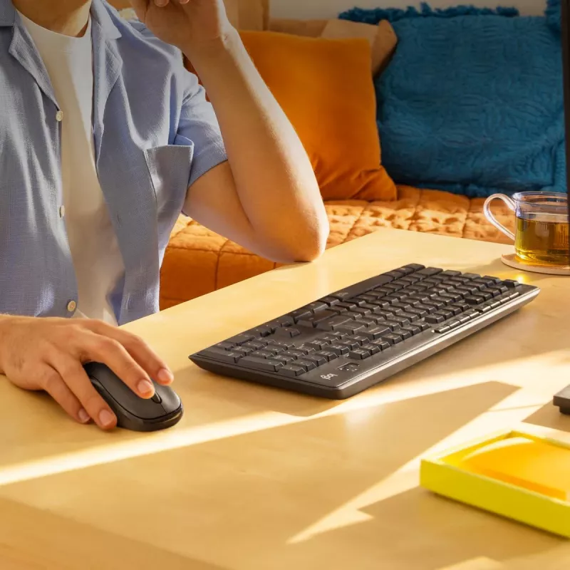 LOGITECH MK295 Bezprzewodowy zestaw cichej klawiatury i myszy - Grafit - Qwertz Swiss/Lux