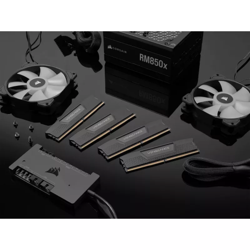 CORSAIR Memory 32 GB (2x16 GB) DDR5 DRAM 6000 MT/s CL36 AMD EXPO i Intel XMP Zestaw pamięci Vengeance
