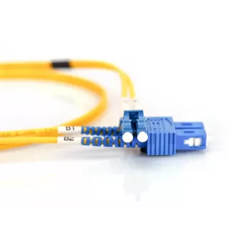 DIGITUS Fiber Optic Patch Cord, LC do SC OS2, Singlemode 09/125 µ, Duplex, Długość 2 m