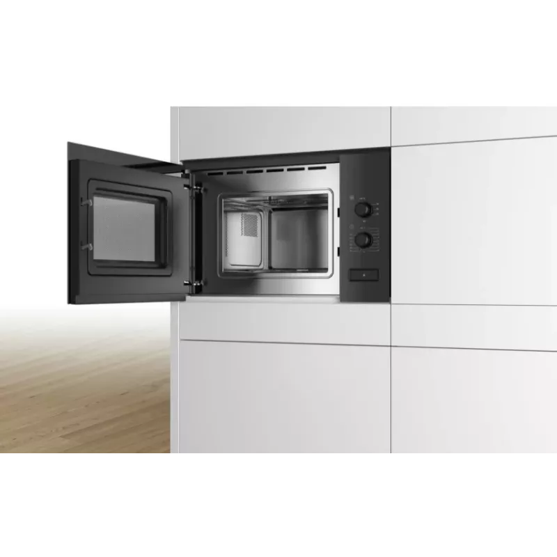 Kuchenka mikrofalowa do zabudowy Bosch Serie 4 BFL520MB0 — 800 W, 20 l, sterowanie pokrętłem, czarna