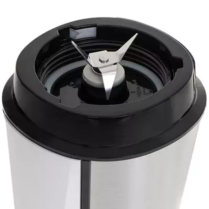 Blender sportowy Adler AD 4081 — przenośny blender osobisty, 800 W mocy maks., kubek 0,57 l, ostrze ze stali nierdzewnej, 2 butelki