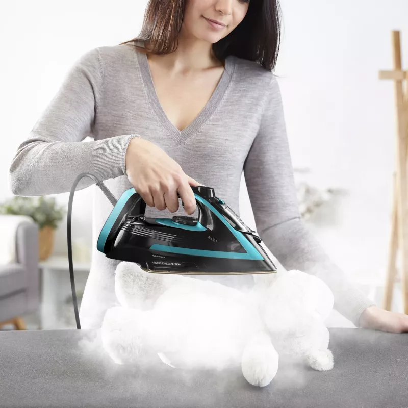 Tefal Puregliss FV8066 Żelazko parowe i suche Durilium AirGlide Autoclean 3000 W Czarno-niebieskie