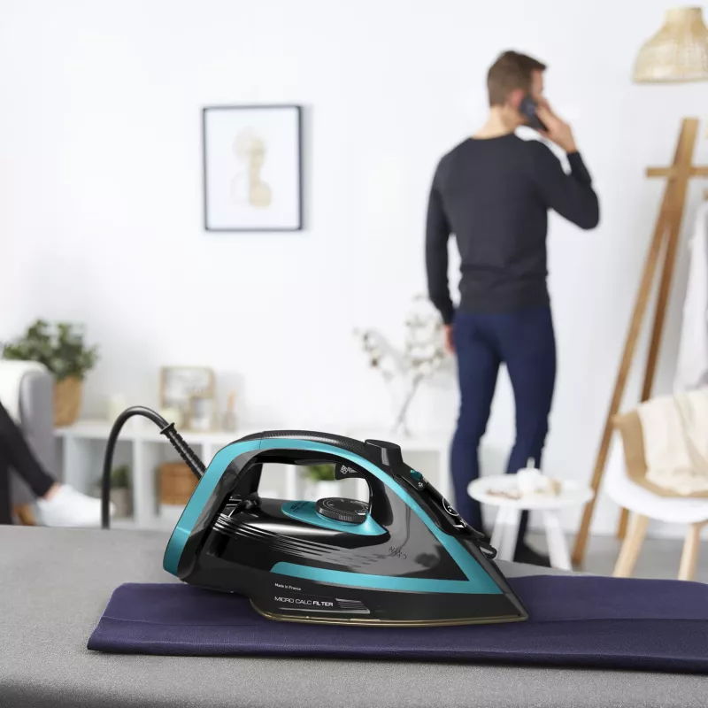 Tefal Puregliss FV8066 Żelazko parowe i suche Durilium AirGlide Autoclean 3000 W Czarno-niebieskie
