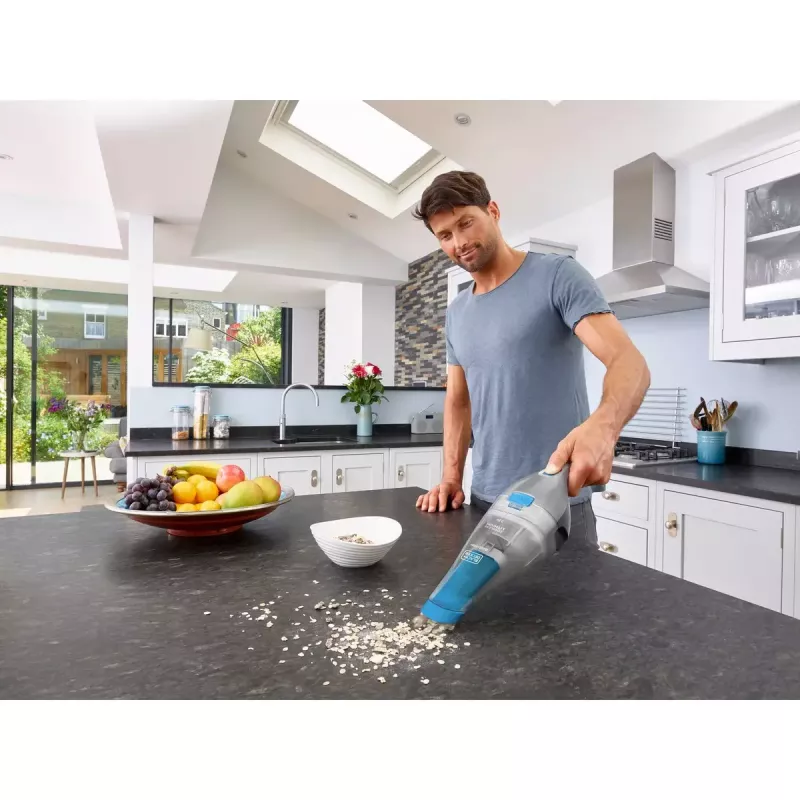 Odkurzacz ręczny Czarny & Decker NVC215WA-QW — suchy, bezworkowy 0,385 L, przepływ powietrza 882 l/min, czas pracy 10 min