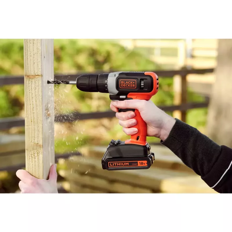 Wiertarko-wkrętarka akumulatorowa Czarny & Decker BCD001C1, 18 V, Li‑ion 1.5 Ah, pomarańczowo-czarna