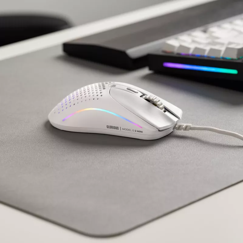 Glorious Gaming Glorious Model O 2 Mini - biały matowy, praworęczny, optyczny, USB typu A, 26000 DPI, biały