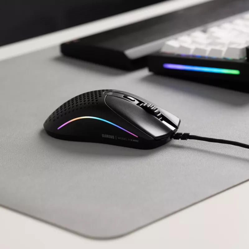 Mysz gamingowa Glorious Gaming Model O 2 Mini Gaming mysz RGB Czarny