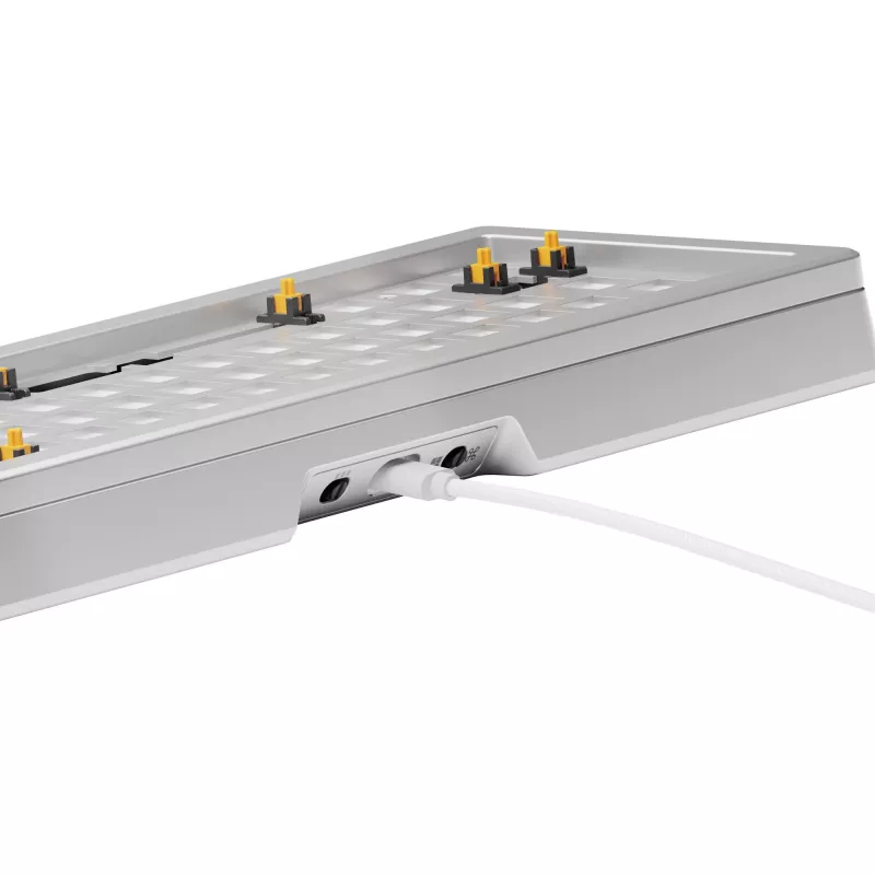 Klawiatura mechaniczna GLORIOUS GMMK 3 PRO 65% Barebones Wired srebrny — 65% USB RGB, kabel 2 m
