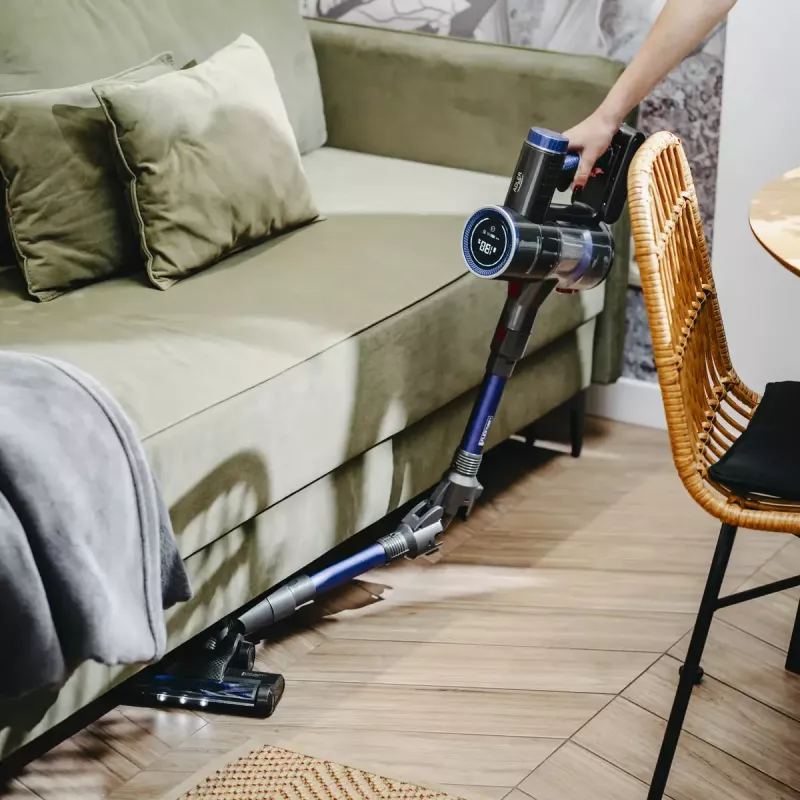 Odkurzacz bezprzewodowy Adler AD 7061 Allergy-friendly PRO — akumulator 22,2 V, czas pracy 30 min, bezworkowy pojemnik na kurz 0,8 l, filtracja EPA12/HEPA13, moc maks. 350 W, czarny