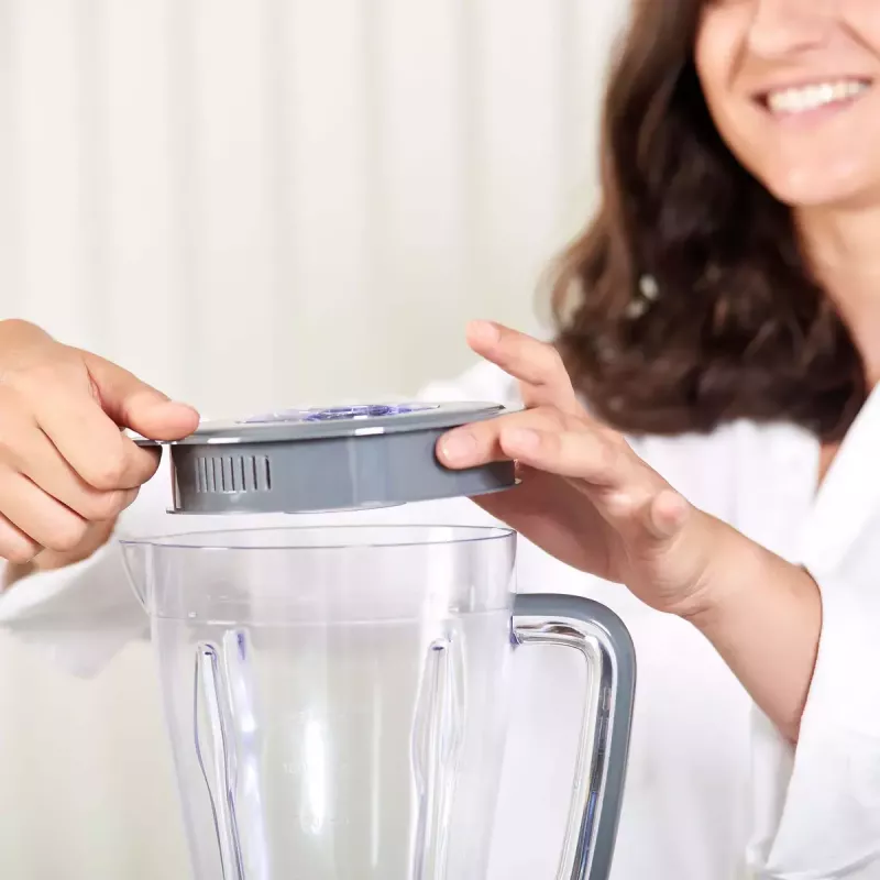 Blender stołowy Czarny & Decker BXJB500E — dzbanek szklany 1,5 l, 500 W, 2 prędkości, puls, kruszenie lodu