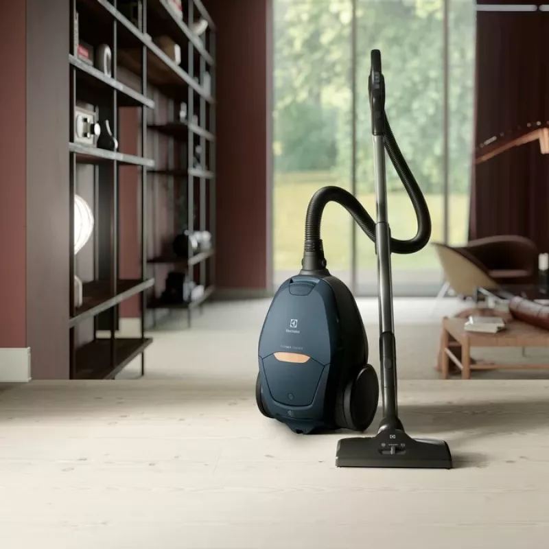 Odkurzacz cylindryczny Electrolux PD82-8DB, czyszczenie na sucho, worek na kurz, 3,5 l, EPA E12, promień działania 12 m