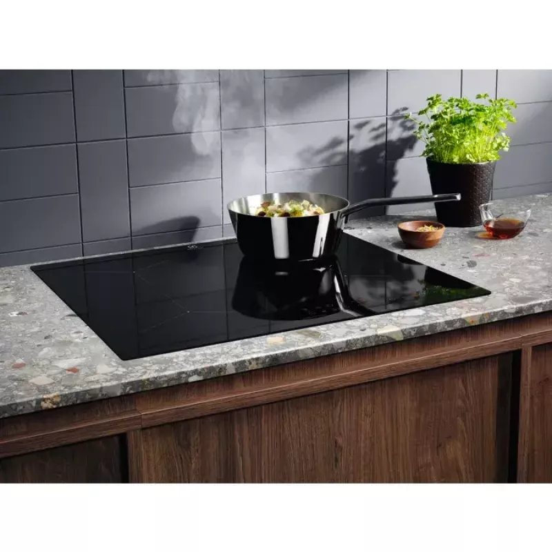 Electrolux LIL61434C Czarny Płyta indukcyjna do zabudowy 59 cm Strefowa płyta indukcyjna 4 strefy