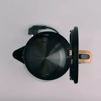 Czajnik elektryczny Maestro MR 033, pojemność 1,7 l, 2200 W, obudowa z tworzywa sztucznego, przewód 0,7 m