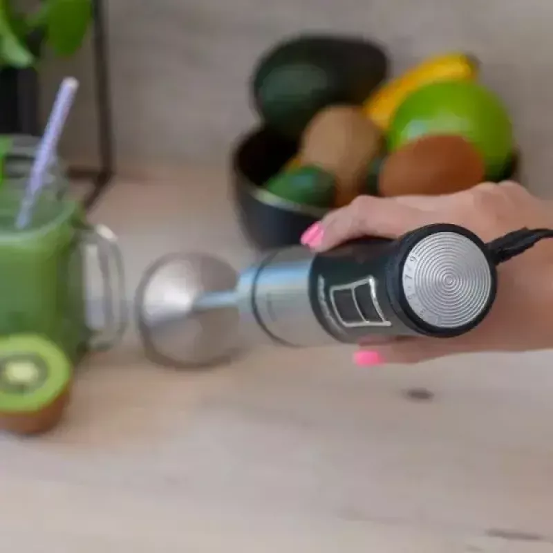 Blender ręczny MPM MBL-33M, 1500 W, 9 prędkości, turbo, ostrza ze stali nierdzewnej, uchwyt do zawieszenia, 220–240 V