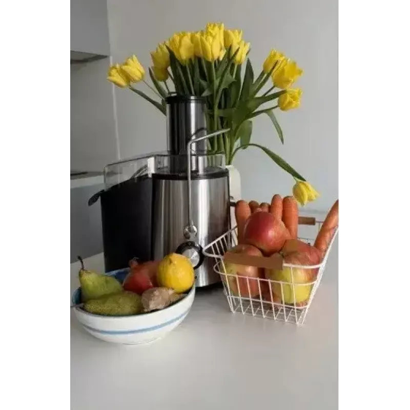 Wyciskarka wirnikowa MPM MSO-18-M, silnik 1000 W, pojemnik na sok 1 L, regulacja 2-stopniowa, stal nierdzewna, czarny/srebrny