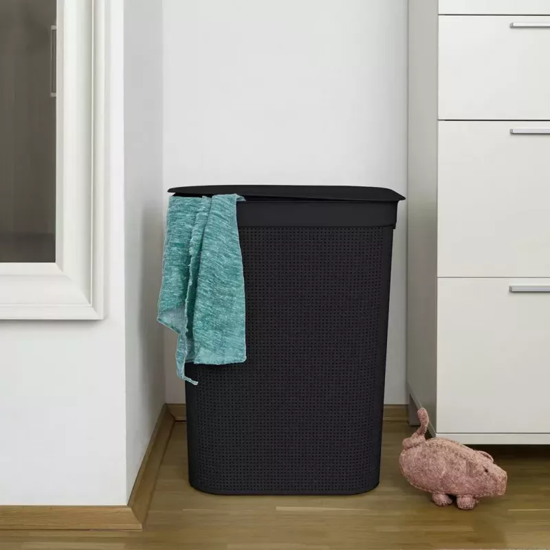 Kosz na pranie rotho Brisen 50 L wentylowany plastikowy kosz z pokrywą i otworem do zawieszenia, czarny, 340×431×529 mm