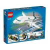 LEGO Zestaw konstrukcyjny Samolot pasażerski 60367 — seria City, 913 elementów, 2 minifigurki, szczegółowe wnętrze
