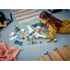 LEGO Zestaw konstrukcyjny Samolot pasażerski 60367 — seria City, 913 elementów, 2 minifigurki, szczegółowe wnętrze