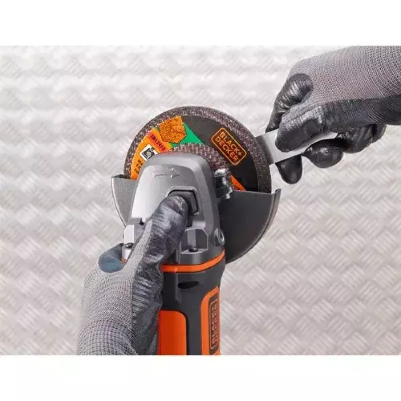 Szlifierka kątowa Czarny & Decker BCG720N — akumulatorowa 18V Li-Ion, tarcza 12,5 cm, do 8600 obr./min, 3 pozycje rękojeści