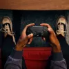 Gamepad Sony DualSense V2 Czarny — Bezprzewodowy/Bluetooth 5.1 i USB-C, wbudowana bateria, dotykowe sprzężenie zwrotne, żyroskop, panel dotykowy, gniazdo zestawu słuchawkowego