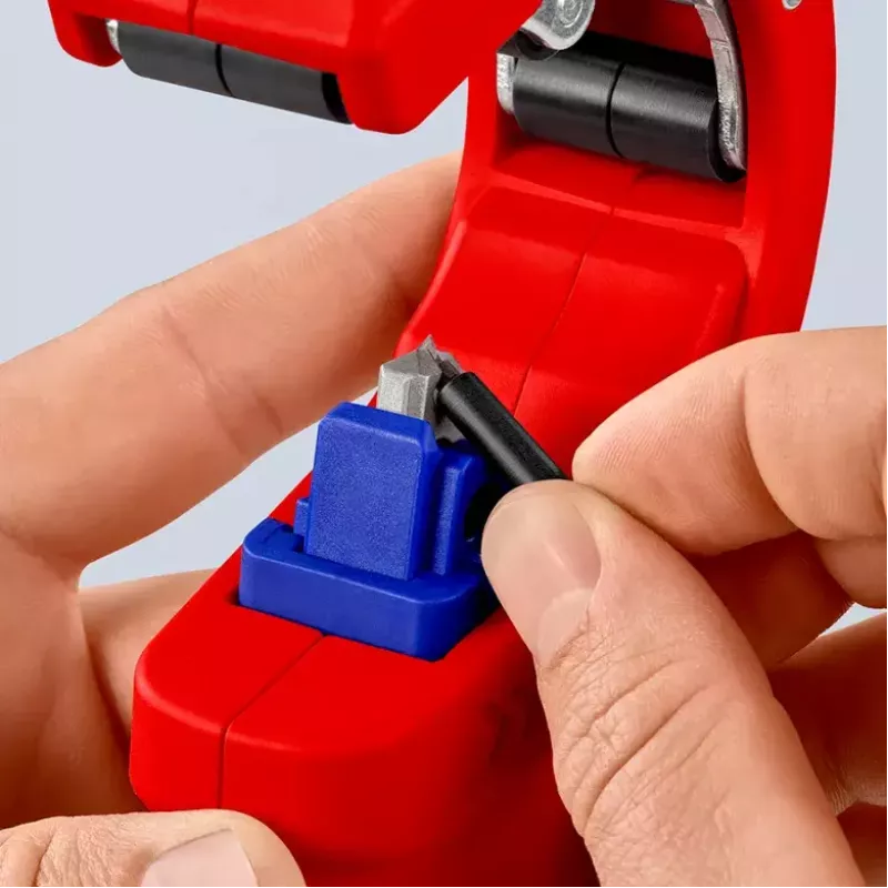 Obcinak do rur Knipex 90 23 01 BK, ostrze stalowe, uchwyt plastikowy, 165 mm
