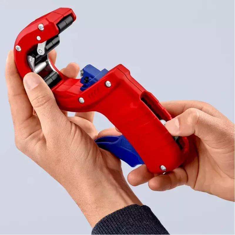 Obcinak do rur Knipex 90 23 01 BK, ostrze stalowe, uchwyt plastikowy, 165 mm