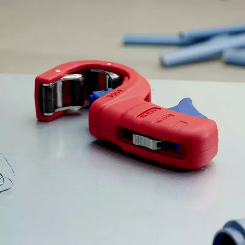 Obcinak do rur Knipex 90 23 01 BK, ostrze stalowe, uchwyt plastikowy, 165 mm